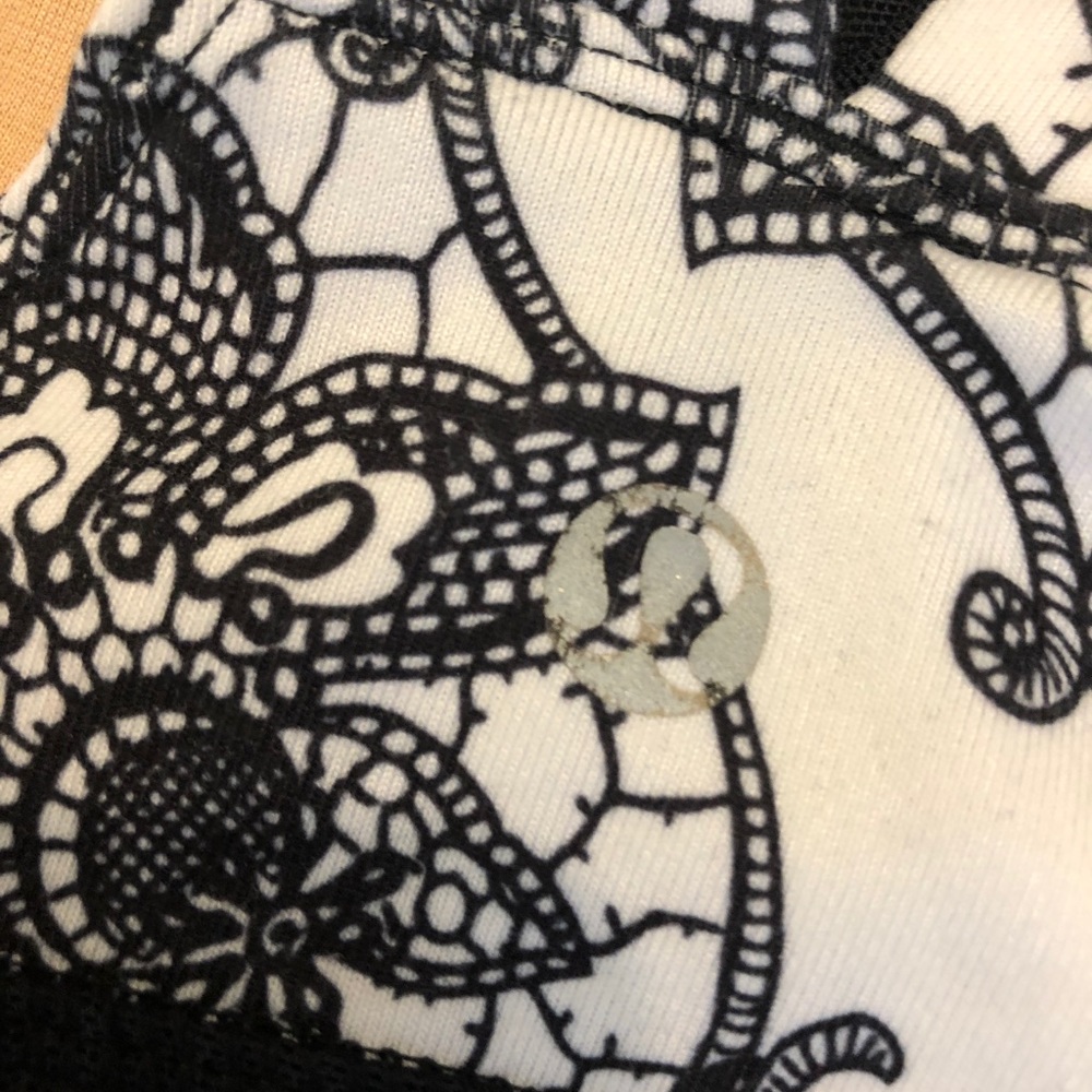 Lulu lemon top - Picture 4 of 4